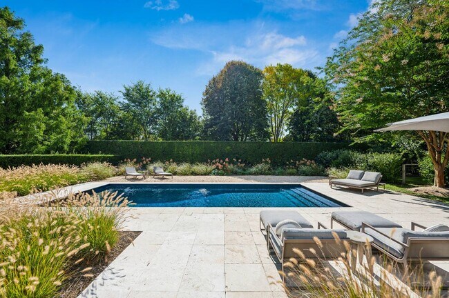 Building Photo - 8 Heller Ln