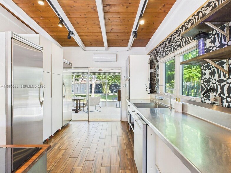 Building Photo - 1632 SW 28th Ave