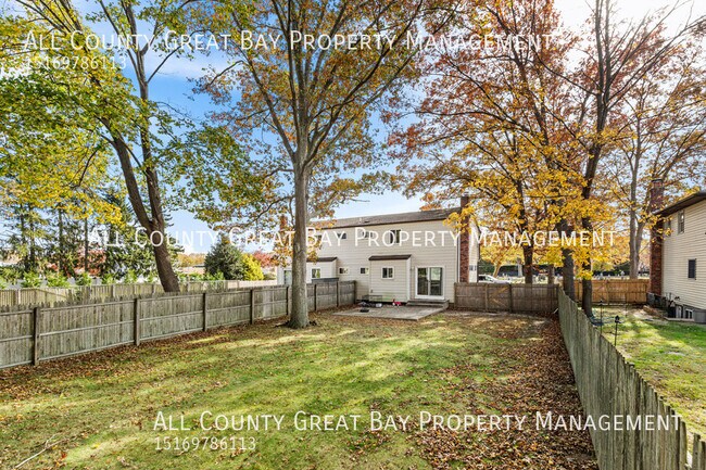 Building Photo - 921 Church St