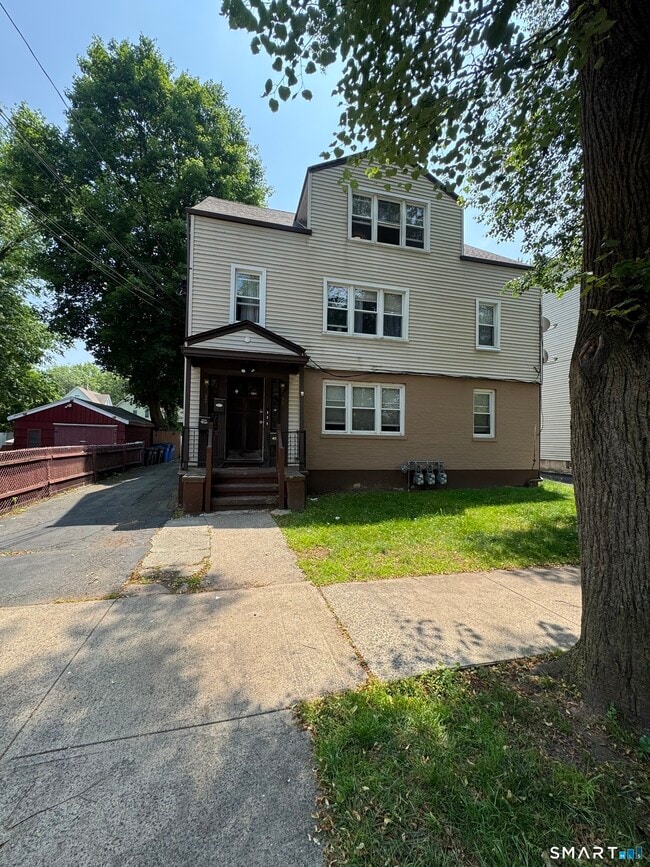 Building Photo - 35 Goodyear St