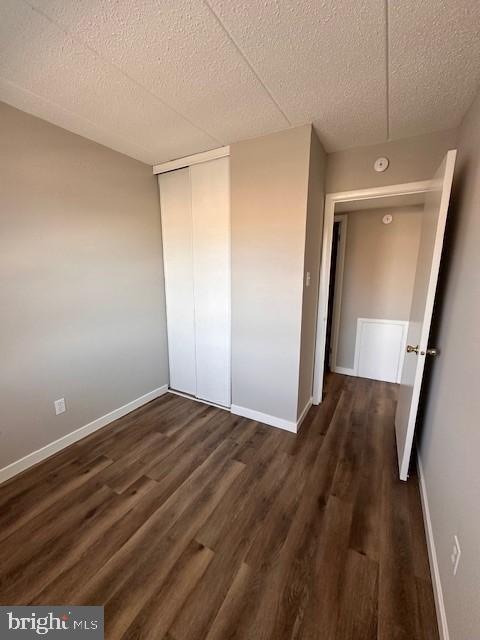 Building Photo - 1402 Valley Dr