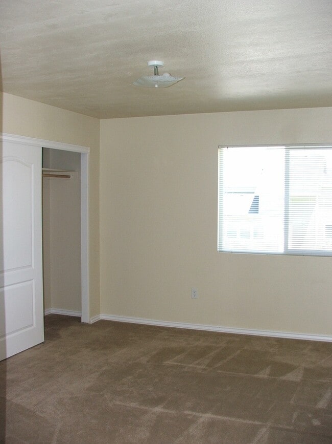 Building Photo - 4922 Sir James Ave