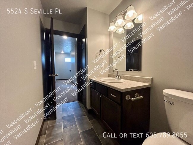 Building Photo - 5524 Seville Pl