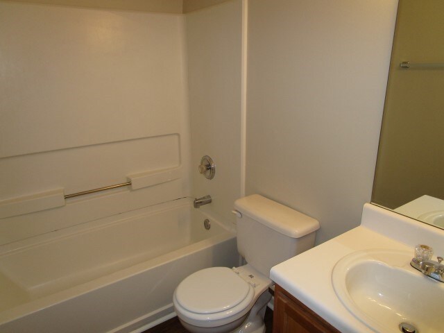 Building Photo - 305 Brannans Ct