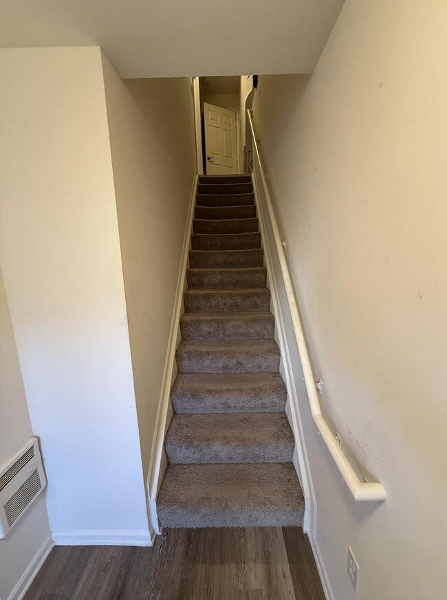 Building Photo - 272 Columbus Dr