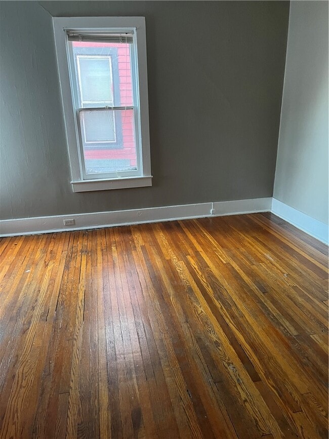 Building Photo - 627 W Water St