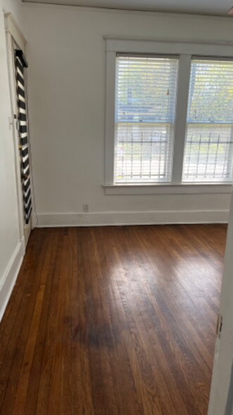 Building Photo - 2250 Evelyn Ave