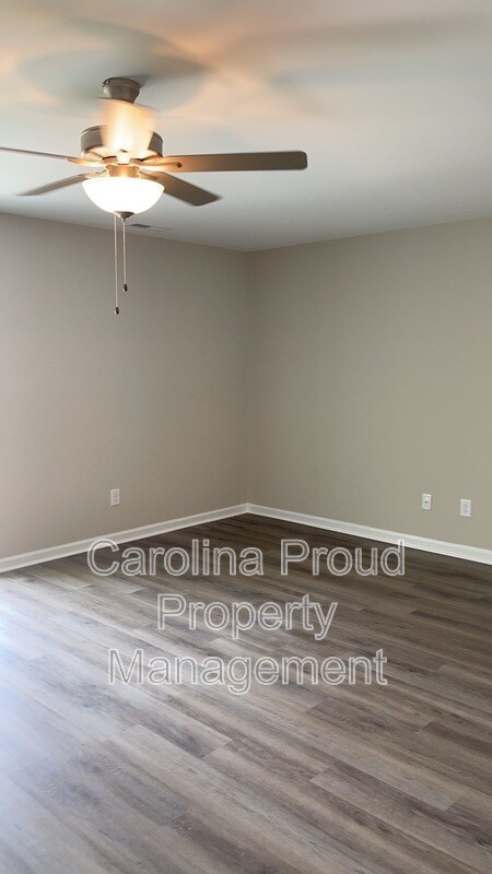 Building Photo - 4033 Lucerne Ct
