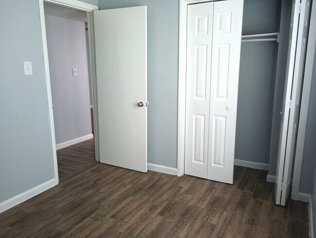 Building Photo - Glen Park Circle Apartments