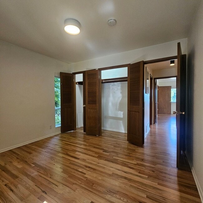 Building Photo - Private Bainbridge Island Retreat with Acreage & Modern Comforts