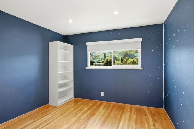 Building Photo - 6137 Banner Dr