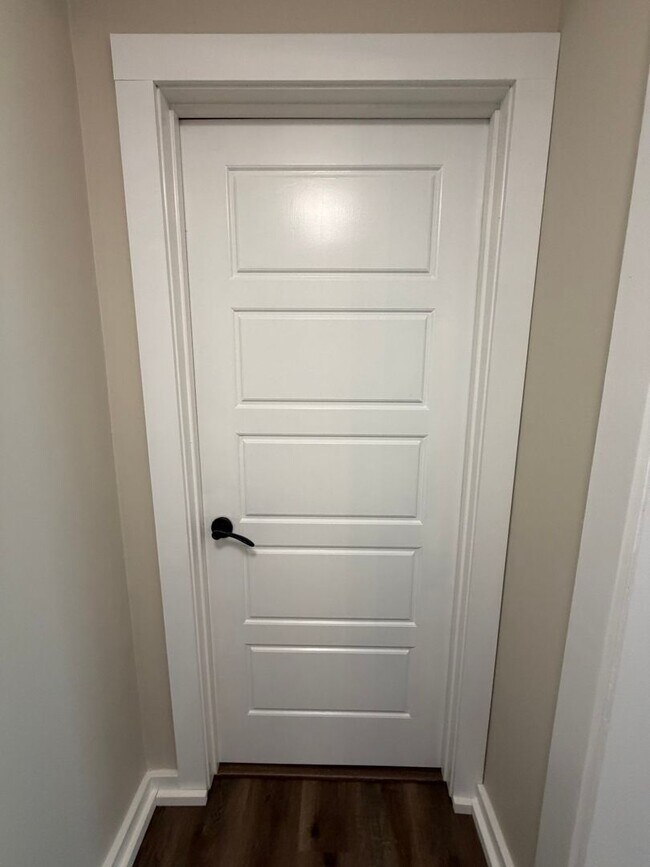 Building Photo - 2 bedroom/1 bath home in West Morristown