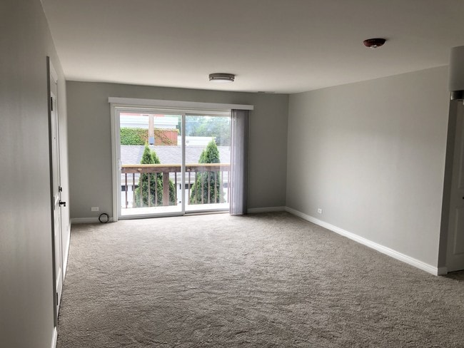 Building Photo - 10 S Oak - 318 W Naperville- 508 N Cass