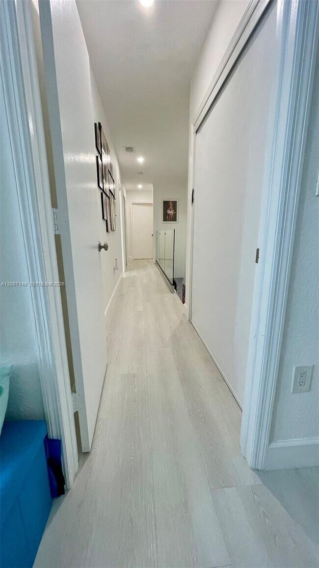 Building Photo - 1149 NW 126th Pl