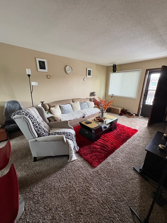 Building Photo - 126 32nd St NE