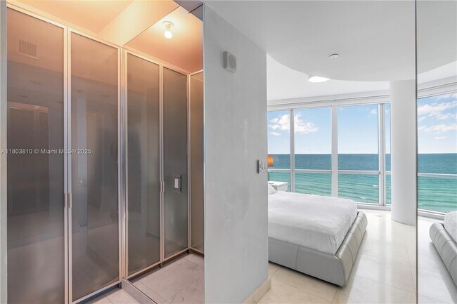 Building Photo - 17121 Collins Ave
