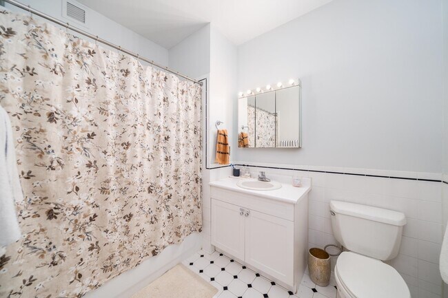 Building Photo - 1500 Washington St