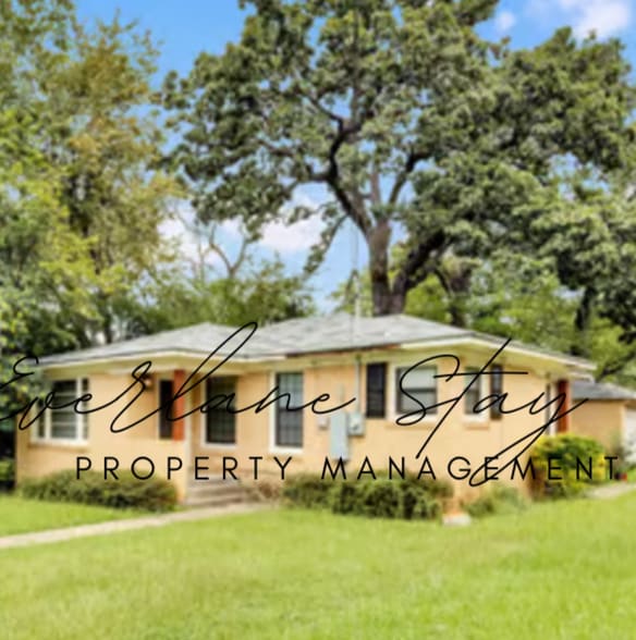 Building Photo - 1328 Woodley St