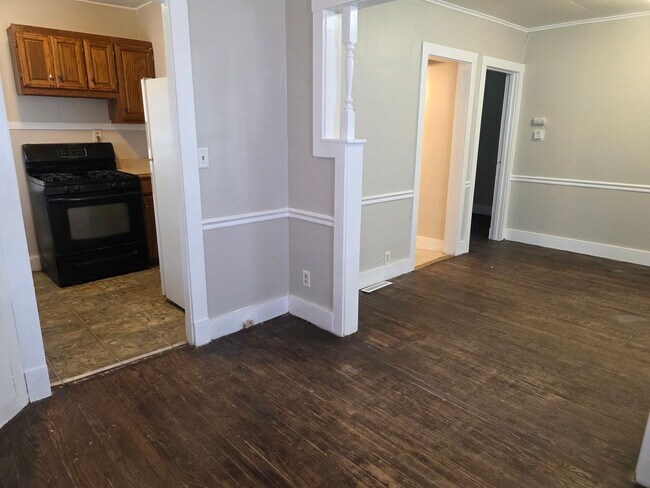 Building Photo - 2-Bedroom, 1-Bathroom Home with Basement – $1,050/Month - Accepting Section 8