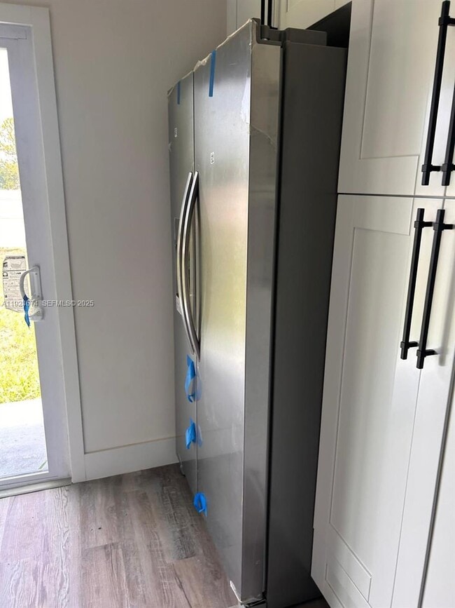 Building Photo - 710 Bedford Point Ave