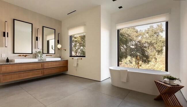 Building Photo - 13331 Mulholland Dr