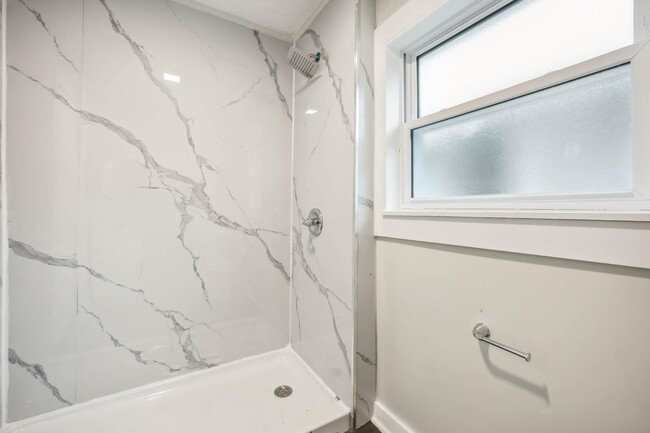 Building Photo - 3204 1/2 Lyons Ave - 3105 Dittman Ct
