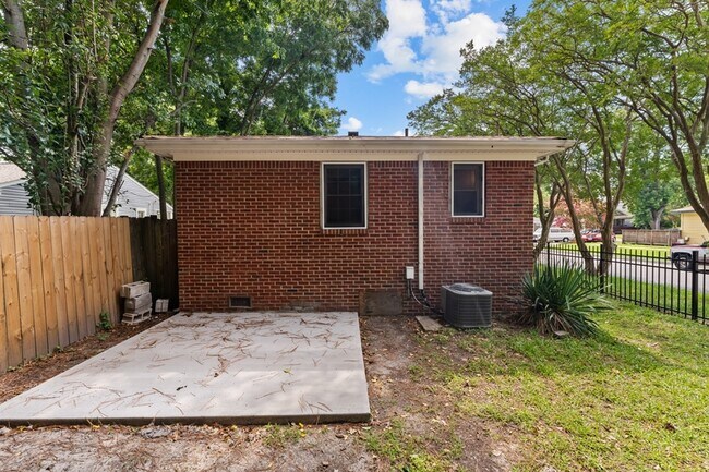 Building Photo - 3301 Marne Ave