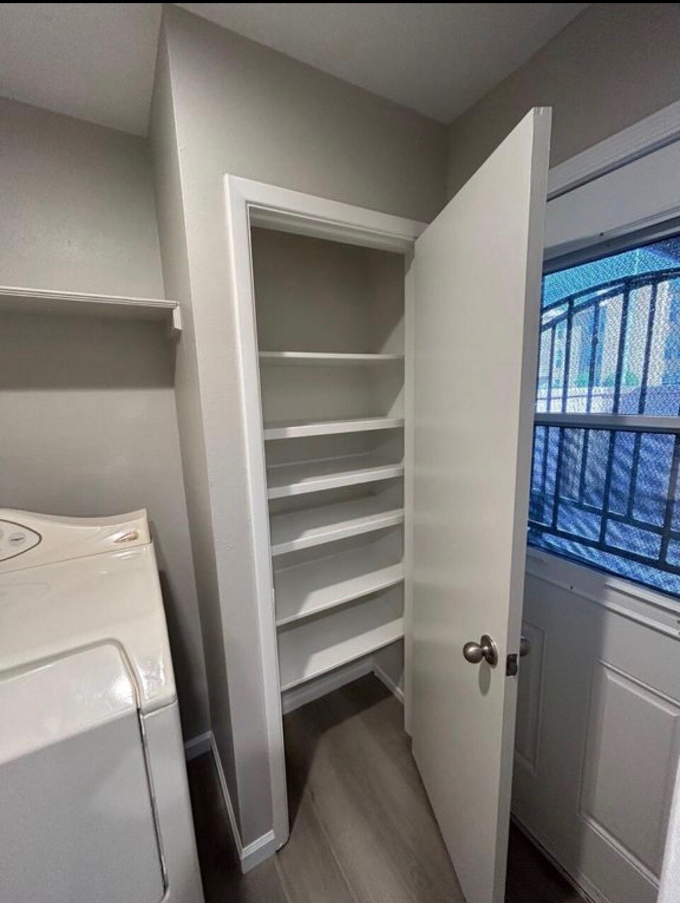 Building Photo - 5964 W Augusta Ave