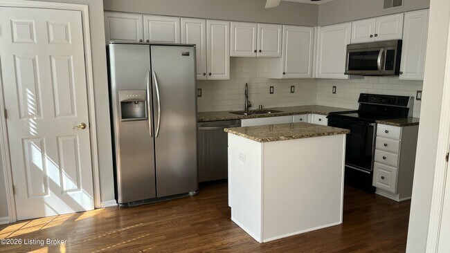 Building Photo - 402 Trinity Hills Ln