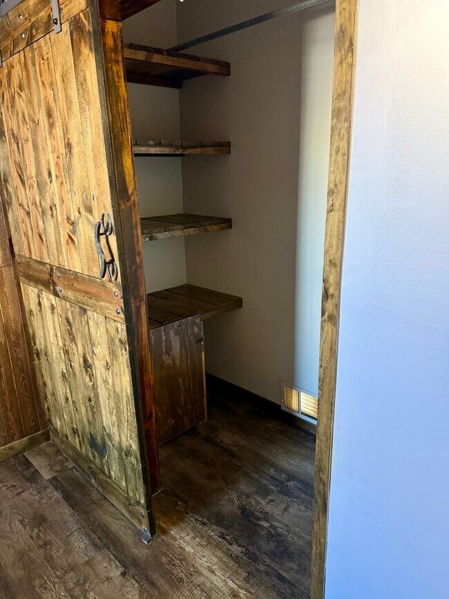 Building Photo - 3251 N Osage Ave