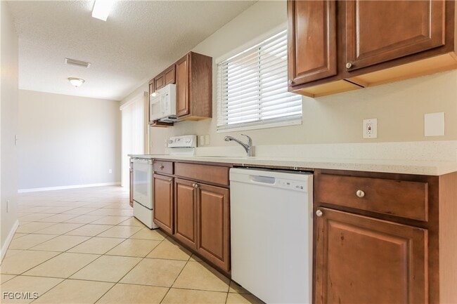 Building Photo - 22225 Seaton Ave