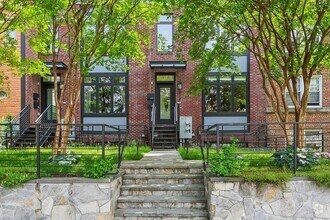 Building Photo - 818 Taylor St NW