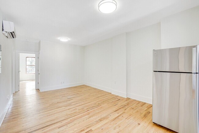 Building Photo - 274 Montgomery St