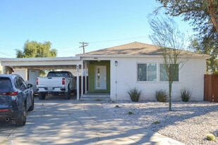 Building Photo - 925 Park Paseo