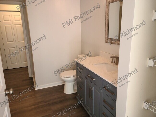 Building Photo - 604 Bristol Village Dr