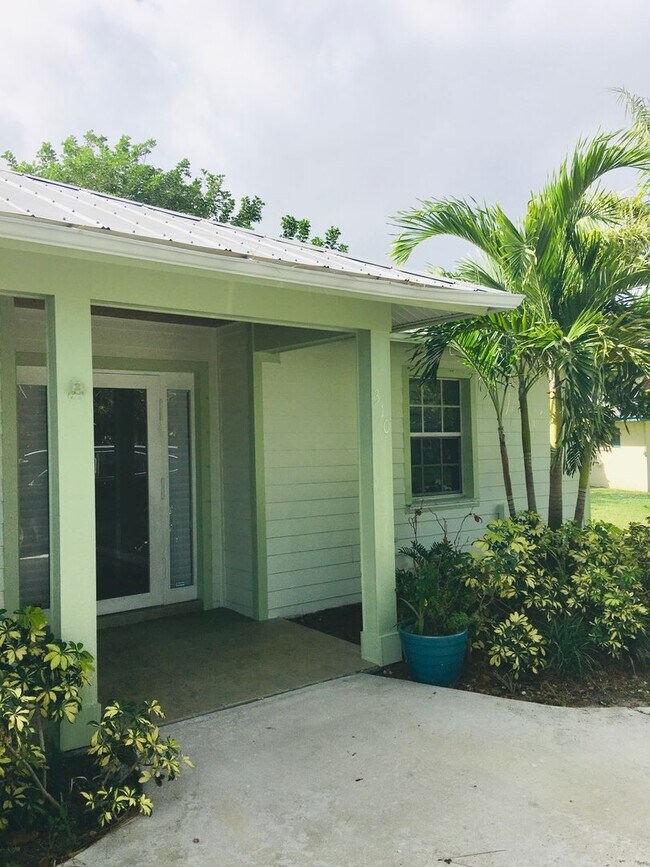 Building Photo - ***PRICE REDUCTION***  OCEAN ACCESS KEY WEST STYLE HOME