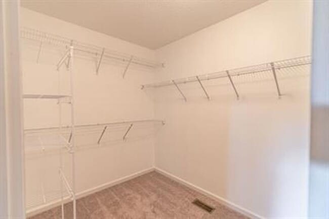 Building Photo - 428 Green Links Dr