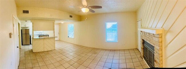 Building Photo - 1206 Tartan Ln