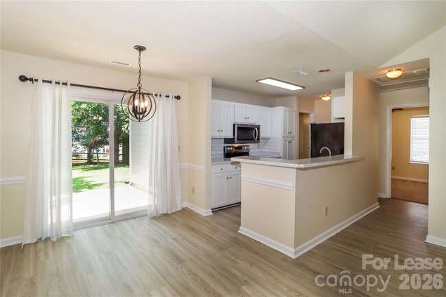Building Photo - 155 Green Dragon Ct
