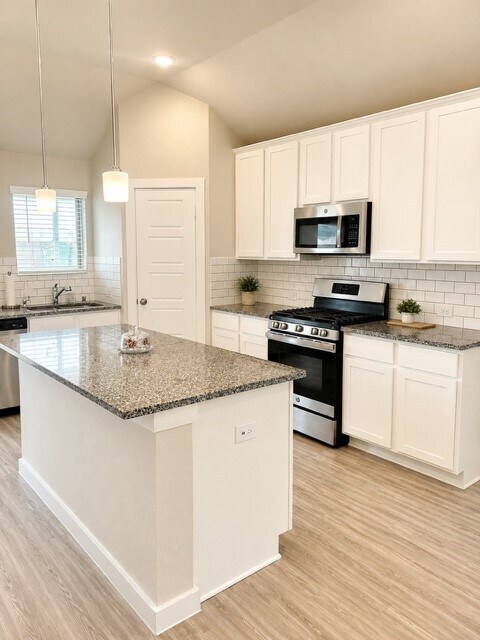 Building Photo - 8150 Royal Breeze Dr