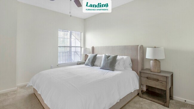 Building Photo - 900 Crowne Park Dr