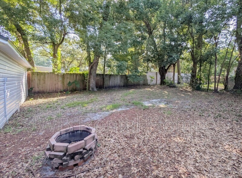 Building Photo - 1045 Fairwood Ln S