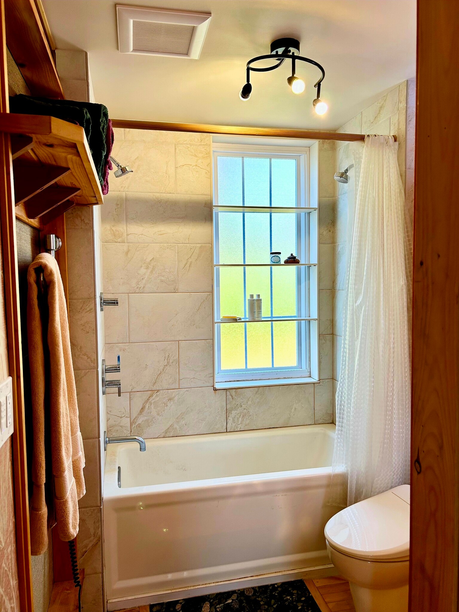 Building Photo - 241 Cumberland Ave