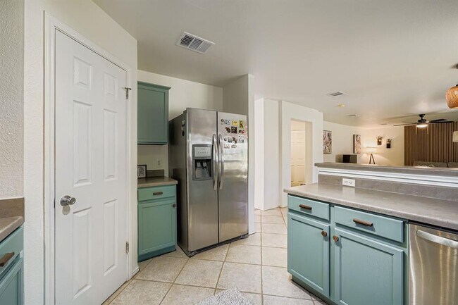 Building Photo - 2003 Erika Cove