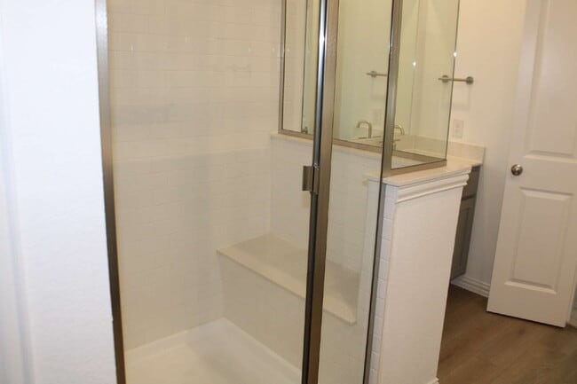 Building Photo - 628 Blue Rdg Dr