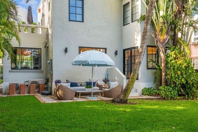 Building Photo - 151 NE 43rd St