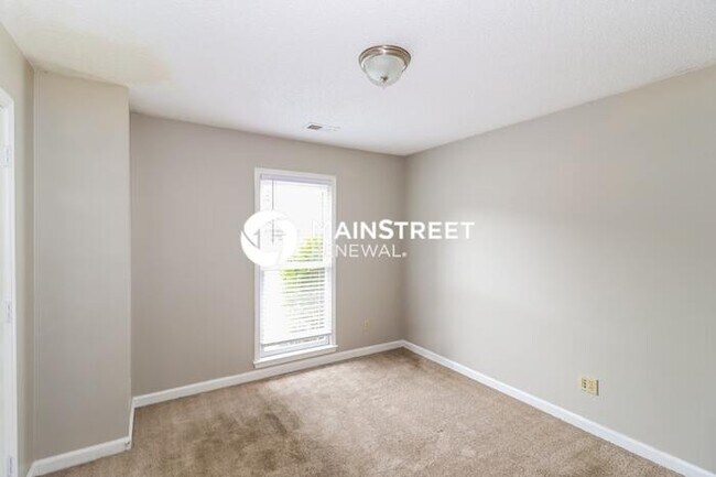 Building Photo - 4 Bedroom Pet-Friendly Home in Cordova, TN with Main Street Renewal