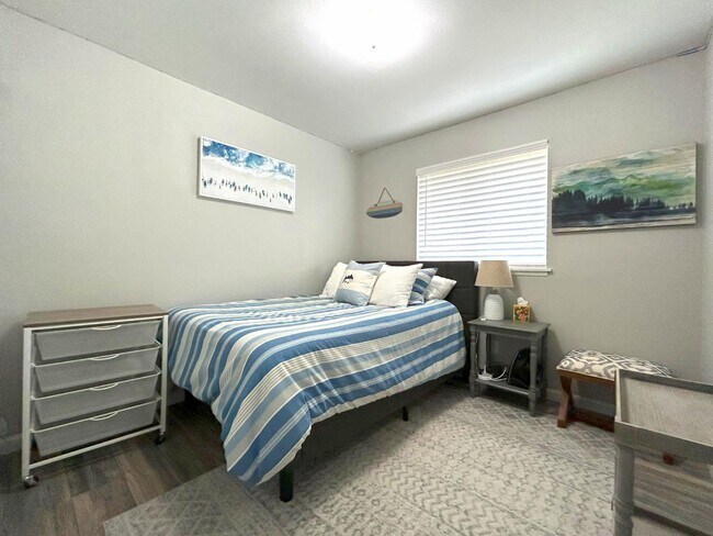 Building Photo - 19407 K Pl
