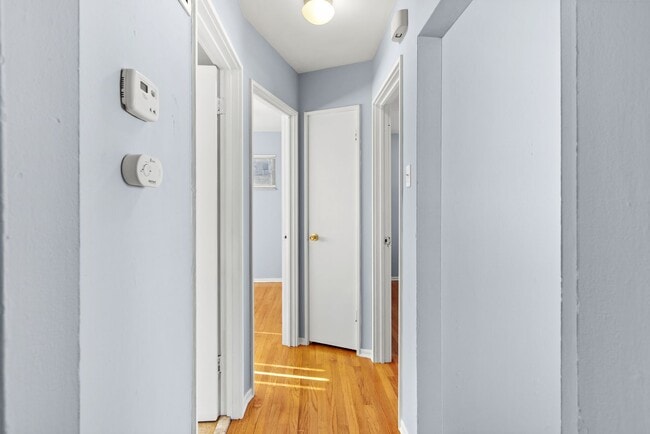 Building Photo - MOVE IN READY 2Bed 1Bath Duplex in St. Charles!