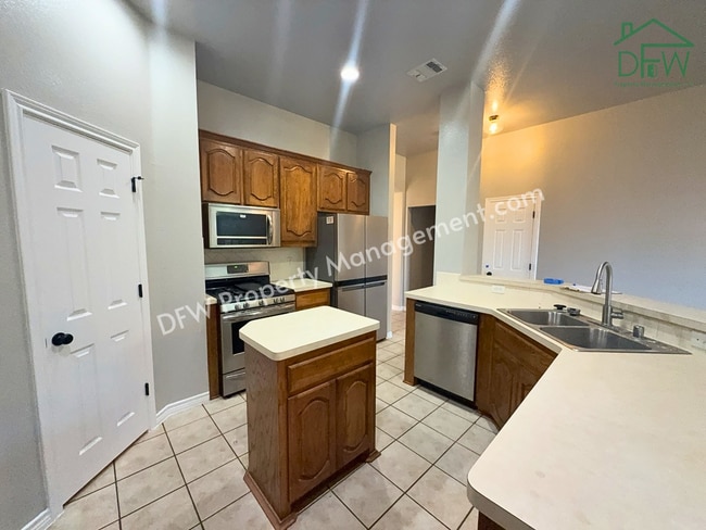 Building Photo - Charming 4-Bedroom Home for Lease in DeSoto